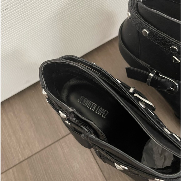 JLO Black studded booties - Picture 6 of 6